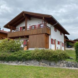 Feriendorf Via Claudia Haus Heimatliebe, hotel in Lechbruck