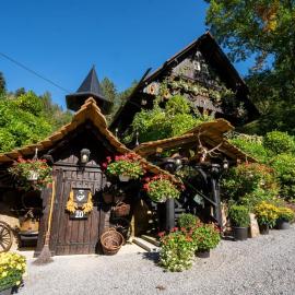 Schwarzwaldhaus Wolftal – Historisches Jagdanwesen, Park und Wildbach im Schwarzwald