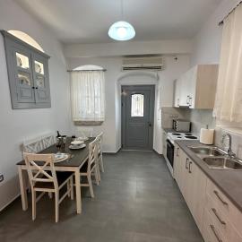 Central & Cozy of Apeiranthos, מלון בApérathos