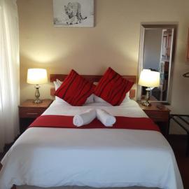 Noma-Nini Lodge, hotel i White River