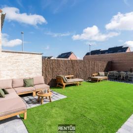 Villa Mater Maris - with large garden and garage