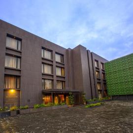 Purple Elephant Luxury Business Hotel
