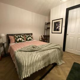 Boutique 1 bed flat in Central St Albans Near Cathedral, hotel in St. Albans