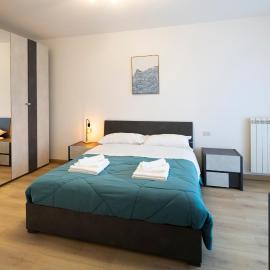- Magenta Apartment -