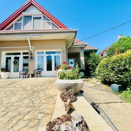 Nirvana Apartman, Hotel in Balatonberény