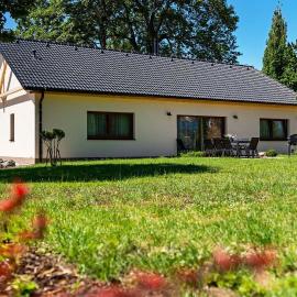 Haus Fric Private Garden House, hotell sihtkohas Toužim