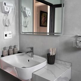 Long Bình Hotel, hotell sihtkohas Ðồng Hới
