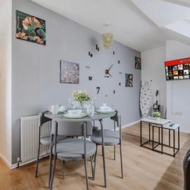 Modern 1BR Apartment, hotell i Killingbeck