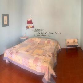 DA ROBY Trilocale con veranda panoramica a 200 mt dal mare，洛雷托的飯店