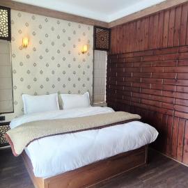 Pine Breeze Luxe, hótel í Gulmarg