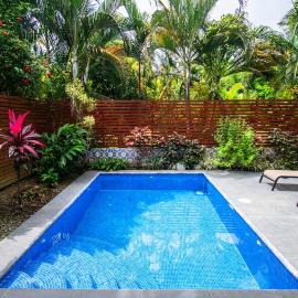 Entire villa with pool 3 min walk to Surf Dominical, hotel a Dominical