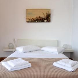 Anna Rooms Kythnos, hôtel à Kanala