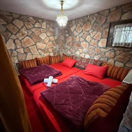 Το Πέτρινο της Γιαγιάς, Hotel in Florina