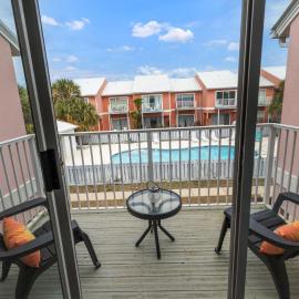 The Flamingo House - Close to Beach - Pool, hotel i Destin