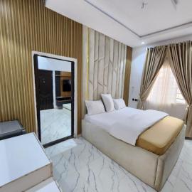 Vicnos Hotel, Suites and Apartments, отель в городе Benin City