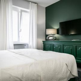Green apartment at the Rotonda with garage