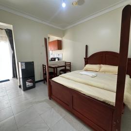 Bajjo Glass Studios, hotel i Seeta
