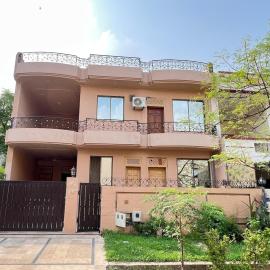 Grand Family House E11