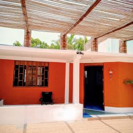 Casa Delfín Cerro Azul 160 m, hotel a Cerro Azul