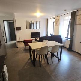 Le refuge majestueux - T2 - wifi-Parking- château