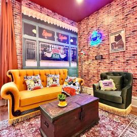 "Friends" Themed Icon - Central Perk Pittsburgh!, hotell sihtkohas Pittsburgh