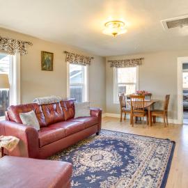 Adventure Home Base - 7 Blocks to Downtown!, khách sạn ở Grand Junction
