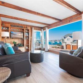 Cozy 2Br W Bay Views, Walk To Beach, Shops And Dining By Beachview Rentals, hotel en Newport Beach