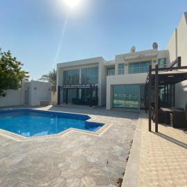 Private Beach Villa Durrat Al Bahrain, hotel in Durrat Al Bahrain
