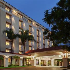 Embassy Suites by Hilton Arcadia-Pasadena Area, отель в Аркадии