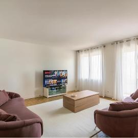 Eiffel View - Spacious 3BR - Sleeps 9 - Terrace