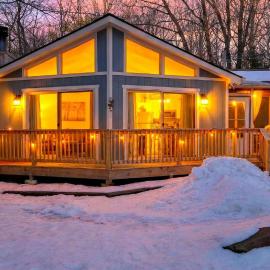 Emberwood Cabin by AvantStay, hotel in Albrightsville