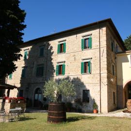 Farmhouse in Umbria near Lake Trasimeno