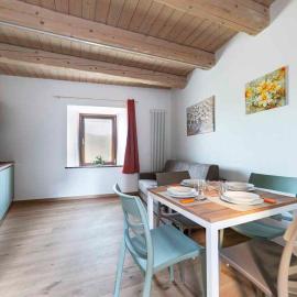 Holiday Homes in Castelletta-Marken 55261, hotel in Precicchie
