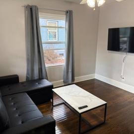 Cozy 1 Bedroom Bungalow, hotel in Charlotte