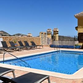 El Pinar 7, hotel u gradu 'Atamaría'