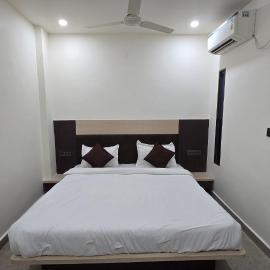SHRI DIVYAM Hotel & Restaurant, hotel in Bhopal