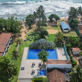 Hibiscus Beach Hotel & Villas, отель в Калутара