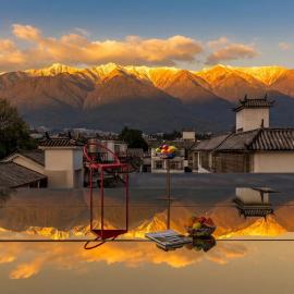 SIXI CANGSHAN MOUNTAINS GOLDEN SUNRISE MIRROR OF THE SKY SOUND SLEEP HOTEL DALI ANCIENT CITy, viešbutis mieste Dalis