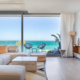 Luxury Villa Lumina with Arcade & Pool Table, PS5, hotel in Can Picafort