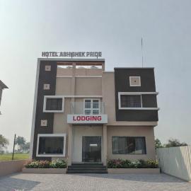 Hotel Abhishek Pride, hotel en Godhegaon