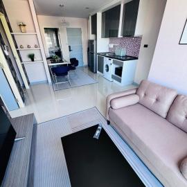 shared apartment only for women only one person