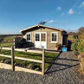 Bumble Bee Cabin