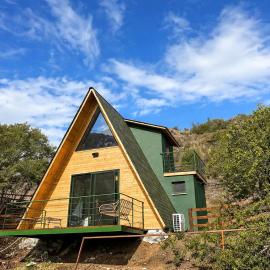 Family-Friendly Mountain Cabin with Playground, hotel em Arakapas