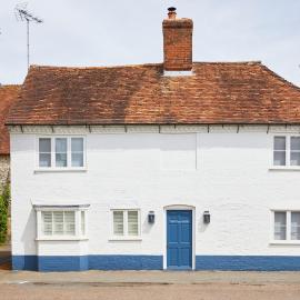 Tap Cottage - charming abode on Stockbridge High Street adjacent to boutique hotel The Grosvenor Stockbridge