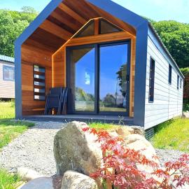 CABIN 9 Pet friendly Family glamping Seaview