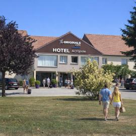 Hotel The Originals Bernay Acropole, отель в городе Берне