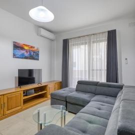 St Pauls Bright Apartment with Balcony