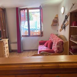 Studio cabine pied des pistes avec balcon à Valfréjus, отель в городе Вальфрежюс