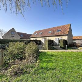 Entre champs et mer - spacious countryhouse, khách sạn ở Veurne