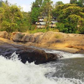 Moselberg Riverside Cottages, khách sạn ở Munnar